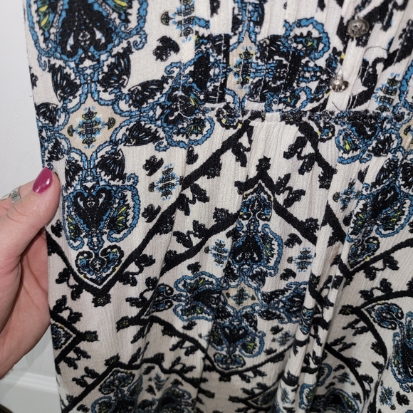 Patterned Top - Picture 3 of 3